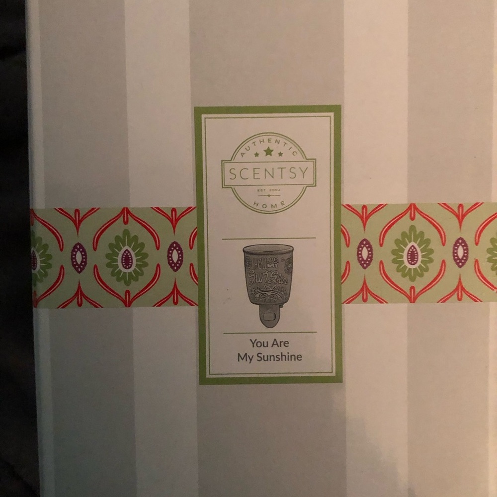 Scentsy You Are My Sunshine Warmer